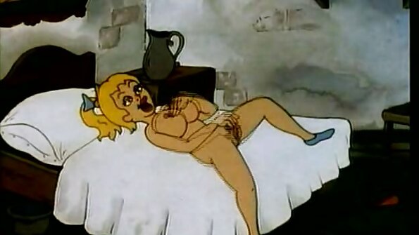 Alison Angel fingre med sin fisse